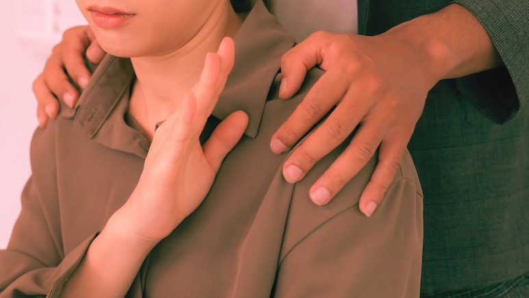 Mumbai School  विलेपार्लेतील प्रसिद्ध शाळेच्या 3 मुलींसोबत स्कूल व्हॅन चालकाचे धक्कादायक कृत्य; काय आहे प्रकार