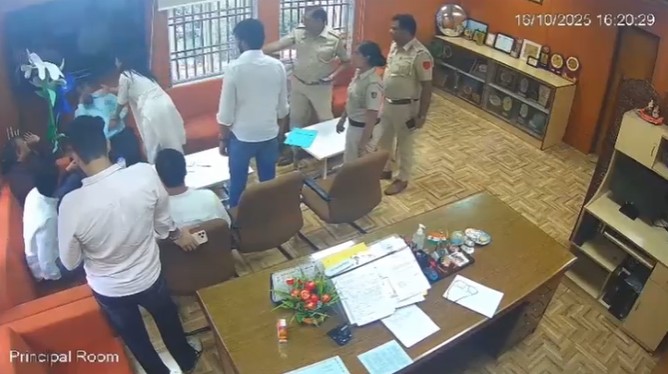 Video: Cops Watching, Delhi University Student Slaps Professor
