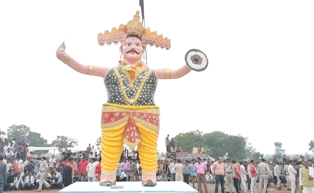 MP का अनूठा दशहरा; कालादेव का रहस्य, राम vs रावण दल में होती है पत्थरों की बरसात, लेकिन चोट किसी को नहीं