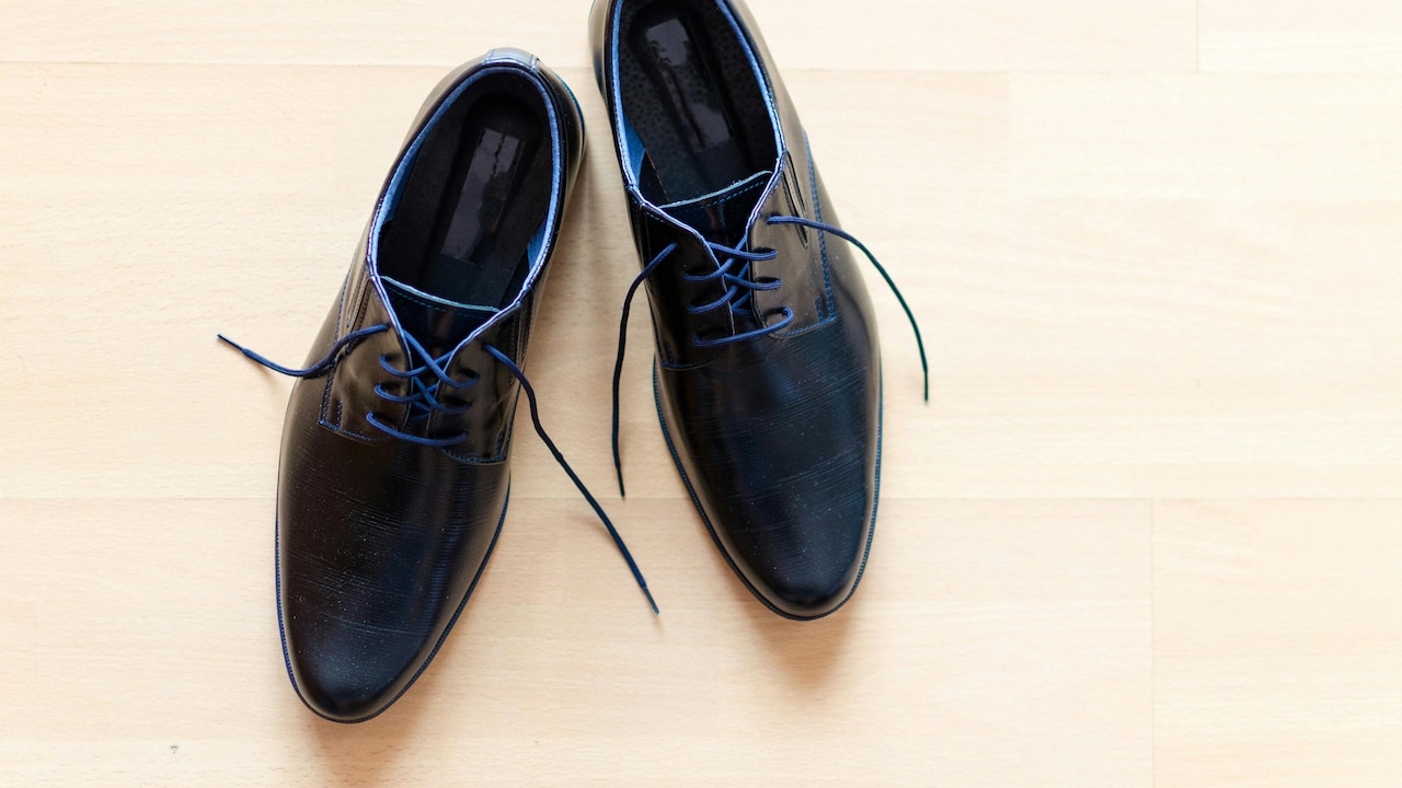 Wide Feet? Flat Arches? This Is the Ultimate Mens Shoe Guide