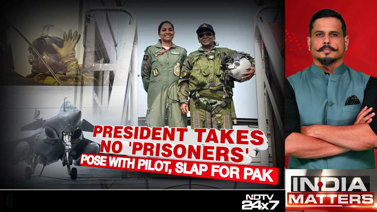 Super-Slap For Pak Propaganda: President Murmu Poses With Pilot Pak Claimed It Captured