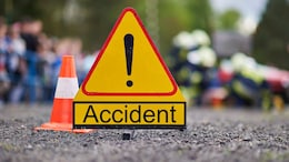 Gwalior Road Accident: झांसी-ग्वालियर हाइवे पर तीन हादसे, ट्रक ने यात्री बस को मारी टक्कर,  एक की मौत, 3 घायल