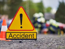 MP Road Accident: दिल्ली-मुंबई हाईवे पर भीषण सड़क हादसा, एंबुलेंस पुल से नीचे गिरी, 2 की मौत, एक घायल MP Road Accident: दिल्ली-मुंबई हाईवे पर भीषण सड़क हादसा, एंबुलेंस पुल से नीचे गिरी, 2 की मौत, एक घायल