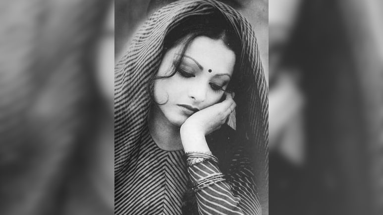रेखा की 7 रेयर तस्वीरें, मना रही हैं 71वां बर्थडे, 5वीं में जया बच्चन संग मुस्कुराते हुए आएंगी नजर रेखा की 7 रेयर तस्वीरें, मना रही हैं 71वां बर्थडे, 5वीं में जया बच्चन संग मुस्कुराते हुए आएंगी नजर