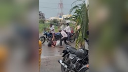 Man, 60, Attacks Wife With Machete On A Busy Road In Karnataka