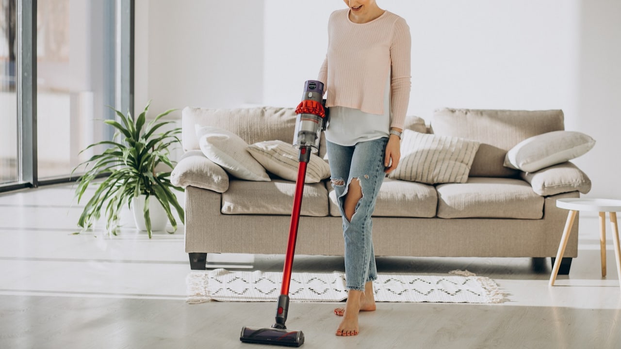 Robot Vacuum Cleaner Or Traditional Vacuum? How To Pick the Right One