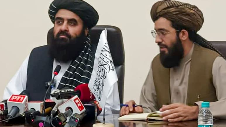 Afghan Minister Sparks Outrage With 'Ban' On Women Journalists At Press Meet Afghan Minister Sparks Outrage With 'Ban' On Women Journalists At Press Meet