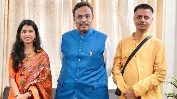 Singer Maithili Thakur Joins BJP, May Contest Bihar Polls From Alinagar