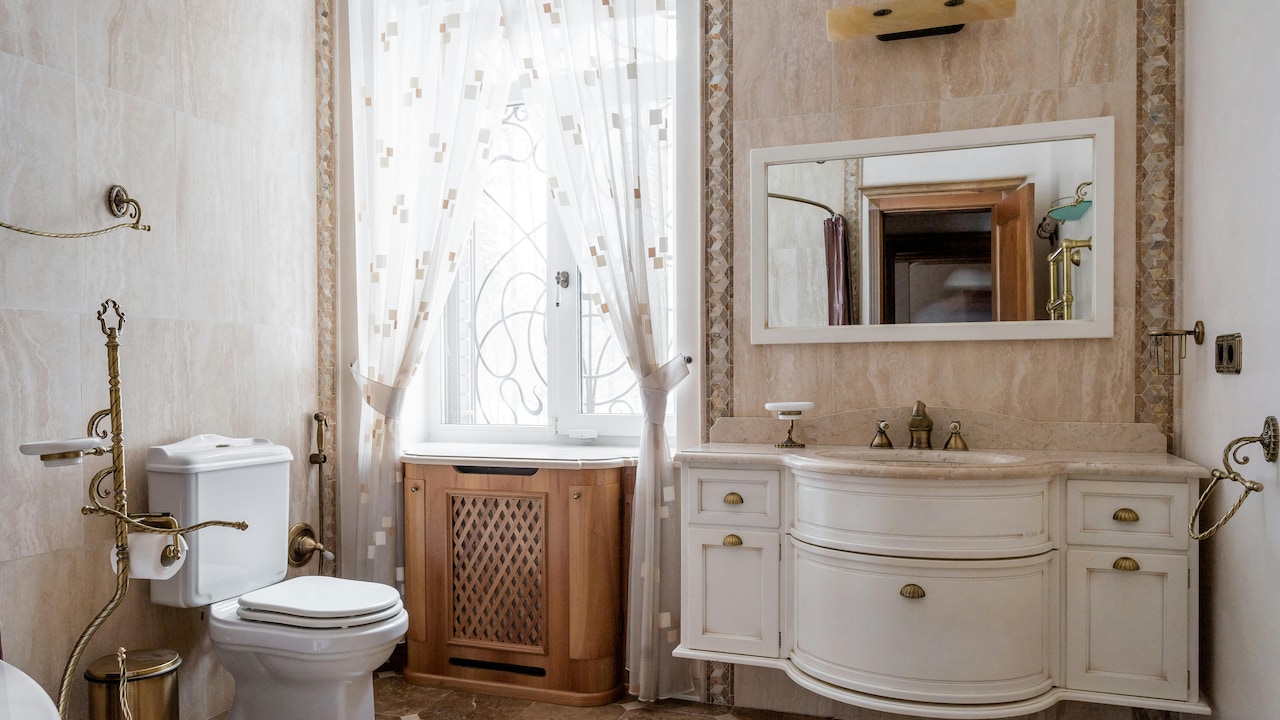 Bathroom Shower Curtain Mistakes To Avoid: Top 10 Tips