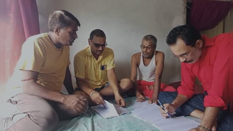 Bihar SIR: बिहार में हिंदुओं के घर से क्यों निकल रहे मुस्लिम वोटर? जानिए क्या हुआ है खेला
