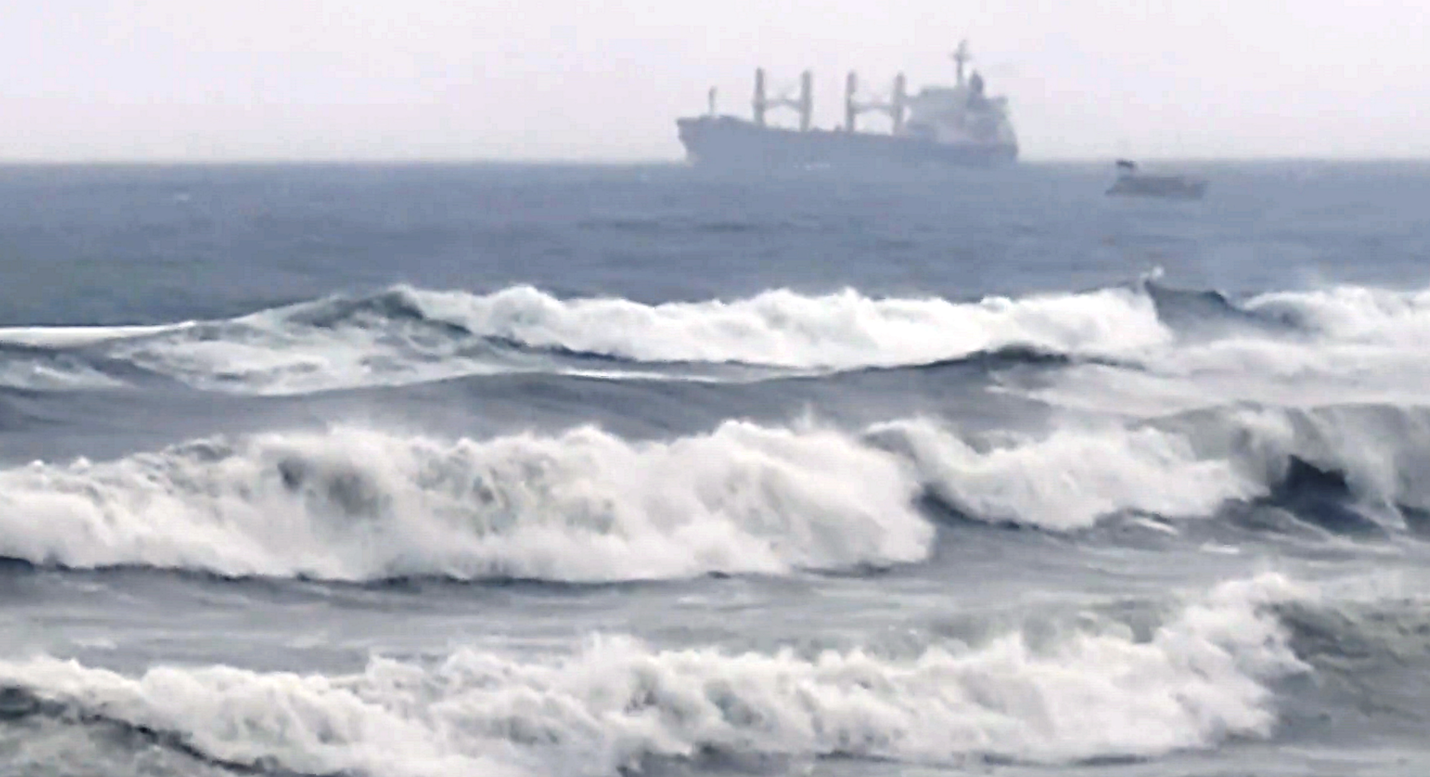 कमज़ोर पड़ा चक्रवाती तूफान 'मोंथा', मौसम विभाग ने जारी की 7 राज्यों में बारिश की चेतावनी 