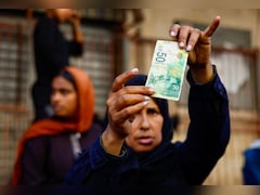 As Guns Fall Silent, Gazans Find No Cash In Newly-Opened Banks