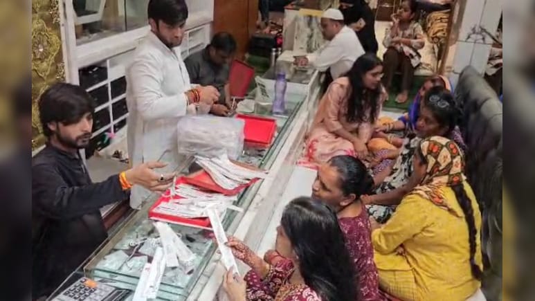 रतलाम में दिवाली की रौनक फीकी! सोने-चांदी के बढ़ते दामों के कारण सराफा में भीड़ कम