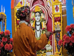 भक्ति में डूबे UP के सीएम योगी... विजयादशमी पर खास कपड़ों में की पूजा-आरती भक्ति में डूबे UP के सीएम योगी... विजयादशमी पर खास कपड़ों में की पूजा-आरती