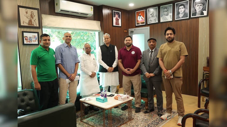 क्या राजस्थान के ‘जादूगर’ बिहार में दिखा पाएंगे जादू, गहलोत-तेजस्वी मीटिंग की इनसाइड स्टोरी क्या राजस्थान के ‘जादूगर’ बिहार में दिखा पाएंगे जादू, गहलोत-तेजस्वी मीटिंग की इनसाइड स्टोरी