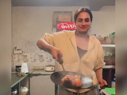 आयशा खान का वीडियो वायरल, पहाड़ों में टमाटर भरता और गाजर का हलवा दिखीं बनाती तो लोग बोले- घर पर काम नहीं होता... आयशा खान का वीडियो वायरल, पहाड़ों में टमाटर भरता और गाजर का हलवा दिखीं बनाती तो लोग बोले- घर पर काम नहीं होता...