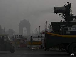 Delhi Wakes Up To &#039;Poor&#039; Air Quality, Pulmonologist Warns Of Health Risks