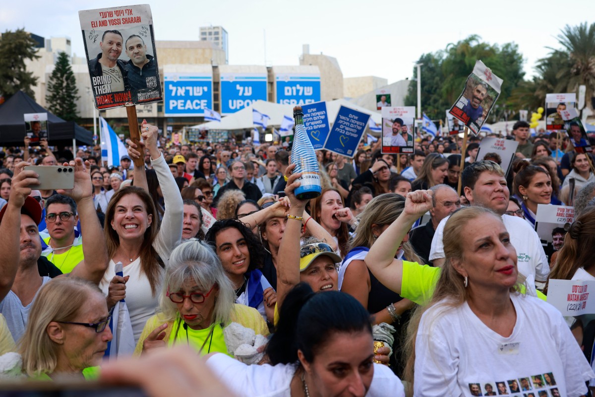Israeli Hostages Freed By Hamas After 2 Years Amid Massive Cheers In Tel Aviv