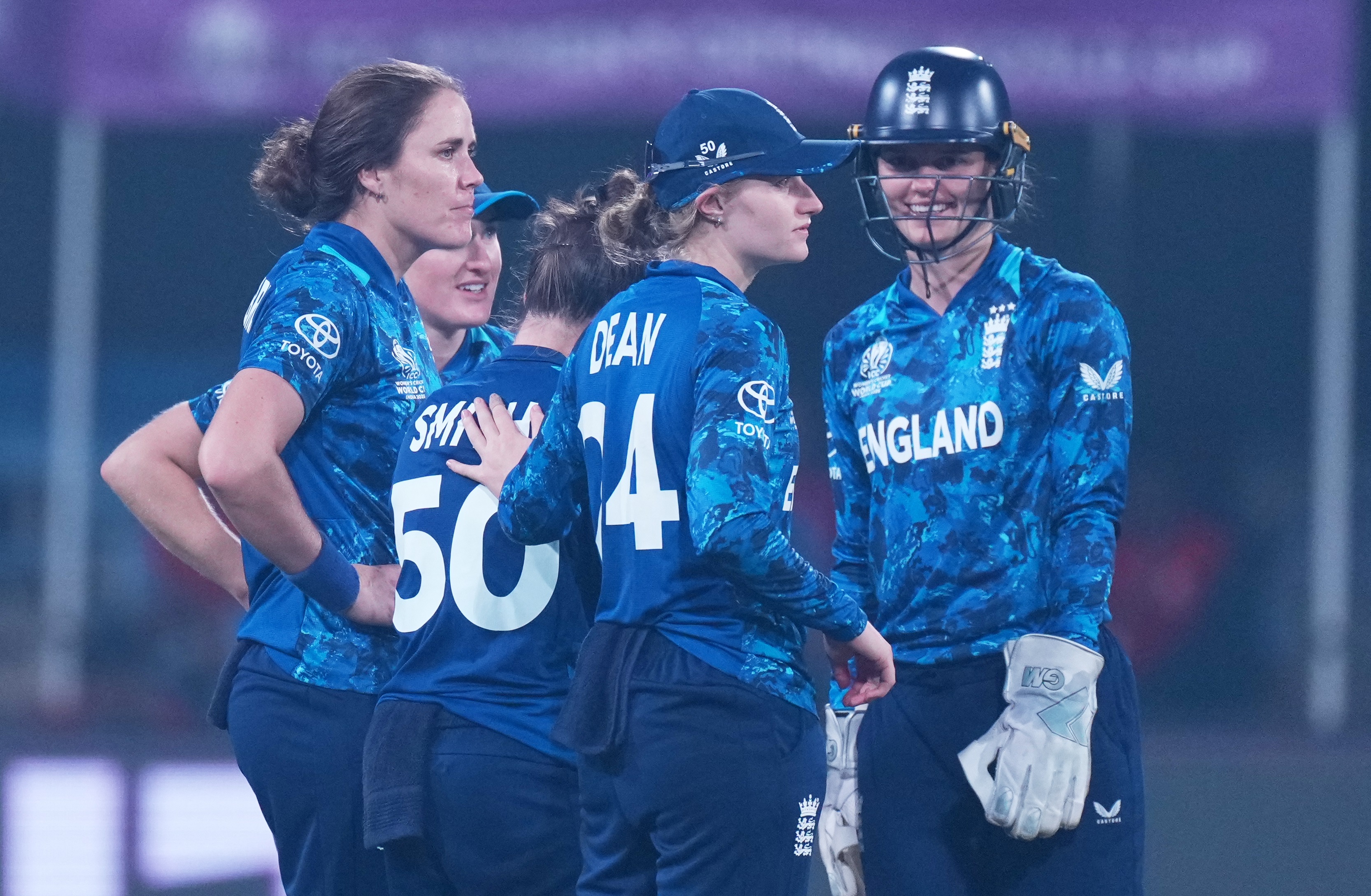 Womens ODI World Cup: जीत के साथ इंग्लैंड सेमीफाइनल में, भारत की बढ़ी मुश्किलें, अब इन टीमों के बीच जंग