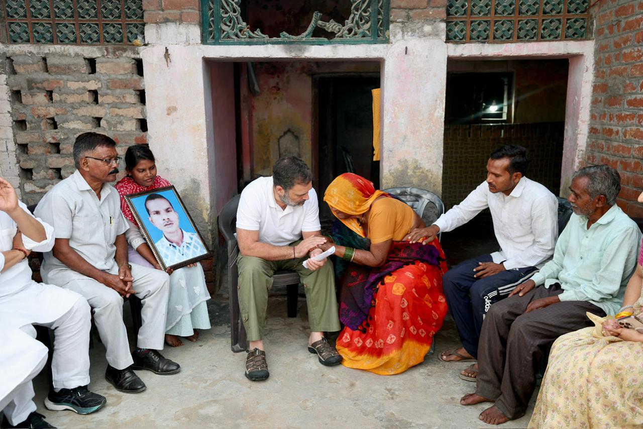 हत्‍या पर सियासत! यूपी में फतेहपुर में हरिओम के घर पहुंचे राहुल गांधी, जानें घरवालों ने क्‍या कहा?