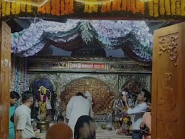 गज लक्ष्मी मंदिर उज्जैन: 40 लाख के नोटों से सजेगा मंदिर, यहां सफेद हाथी पर विराजती हैं मां लक्ष्मी गज लक्ष्मी मंदिर उज्जैन: 40 लाख के नोटों से सजेगा मंदिर, यहां सफेद हाथी पर विराजती हैं मां लक्ष्मी