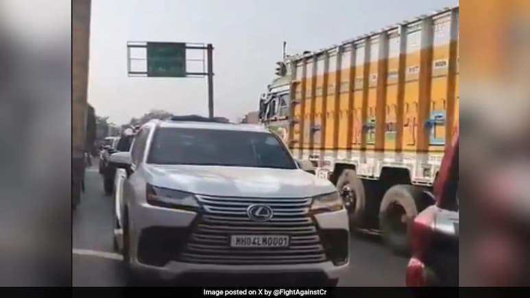 Video: Maharashtra Minister's Convoy Drives On Wrong Side Amid Jam, Commuters Fume Video: Maharashtra Minister's Convoy Drives On Wrong Side Amid Jam, Commuters Fume