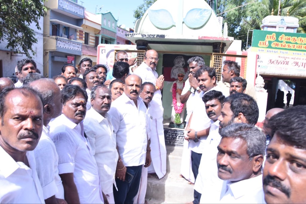 MGR's Statue Vandalised In Madurai, AIADMK Stages Protest