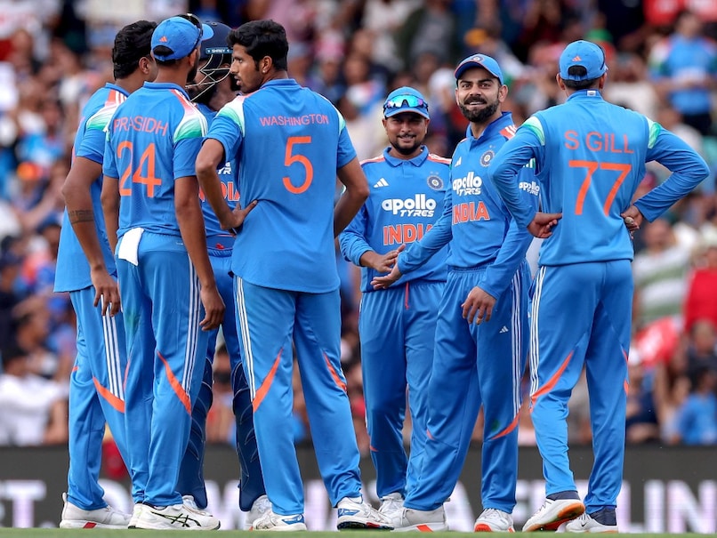 India vs Australia LIVE Score, 3rd ODI: India Star Gets Badly Injured While Taking Catch, Walks Off The Ground