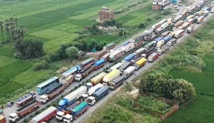 Video: Massive Jam On Delhi-Kolkata Highway, Vehicles Stuck For 4 Days