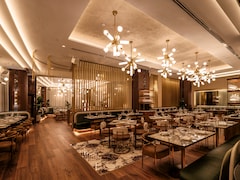 Taylor Swift's Fiance, Travis Kelce, Has Opened A Restaurant. Take A Look