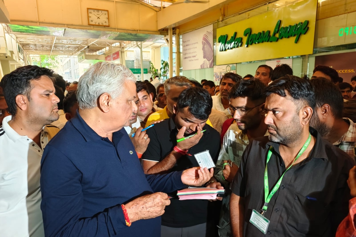 'पहले बिल चुकाओ, फिर मिलेगा शव', मृतक के परिजनों ने लगाई गुहार, अस्पताल पहुंच गए मंत्री किरोड़ीलाल मीणा
