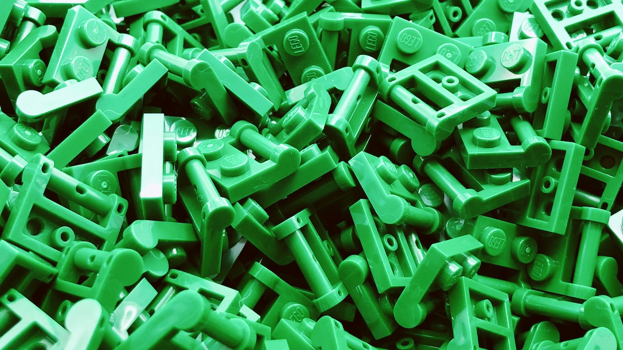 Top Tips To Balance Learning And Play With STEM Toys For Kids at Home