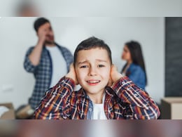 पेरेंट्स को बच्चों के सामने कभी नहीं करनी चाहिए ये 7 बातें पेरेंट्स को बच्चों के सामने कभी नहीं करनी चाहिए ये 7 बातें