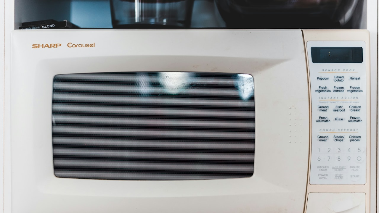 Microwave Oven Buying Guide: 10 Key Features That Actually Matter