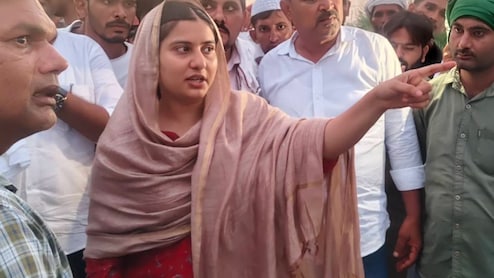 लोगों ने मुझे मुल्ली तक कहा... इकरा हसन ने आख़िर क्यों लगाया ऐसा आरोप, पढ़ें सबकुछ