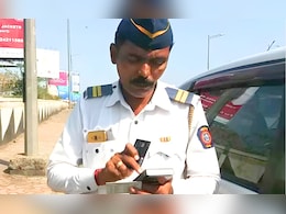 मोबाईलने गाड्यांचे फोटो काढल्यास थेट निलंबन, वाहतूक पोलिसांच्या मनमानी कारभाराला जरब बसवण्यासाठी कडक निर्णय मोबाईलने गाड्यांचे फोटो काढल्यास थेट निलंबन, वाहतूक पोलिसांच्या मनमानी कारभाराला जरब बसवण्यासाठी कडक निर्णय