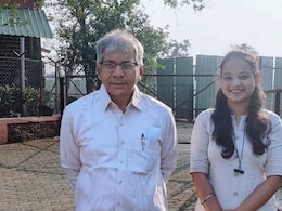 Akola News:  फक्त 'दलित' असल्याने रूम नाकारली? अकोल्यात वंचितच्या महिला नेत्याचा गंभीर आरोप Akola News:  फक्त 'दलित' असल्याने रूम नाकारली? अकोल्यात वंचितच्या महिला नेत्याचा गंभीर आरोप