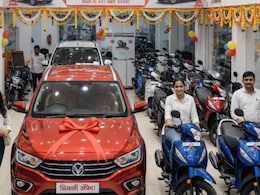 Pune News: अरे बापरे! दिवाळीच्या मुहूर्तावर पुणेकरांनी 'असं' काही केलं.. आकडा पाहून थक्क व्हाल Pune News: अरे बापरे! दिवाळीच्या मुहूर्तावर पुणेकरांनी 'असं' काही केलं.. आकडा पाहून थक्क व्हाल