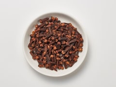 7 Health Benefits Of Eating Laung Or Cloves
