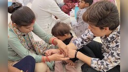 केंद्रीय जेल सागर में मनाया भाई दूज का पर्व, बहनों ने कैदी भाइयों को लगाया तिलक