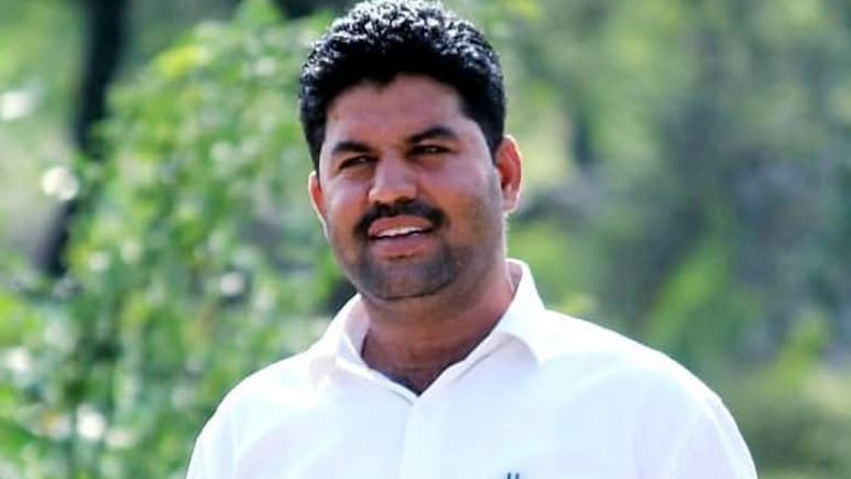 भीलवाड़ा में फिल्मी तरीके से पूर्व सरपंच पर जानलेवा हमला, फायरिंग और तलवार से घायल 