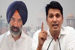 Delhi Chokes Post-Diwali As BJP, AAP Trade Blame Over Pollution Delhi Chokes Post-Diwali As BJP, AAP Trade Blame Over Pollution