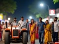 रीवा में दुर्गा प्र‍त‍िमा विसर्जन के दौरान हादसा: ट्रैक्टर ट्राली में करंट लगने से 14 वर्षीय लड़की की मौत, कई घायल