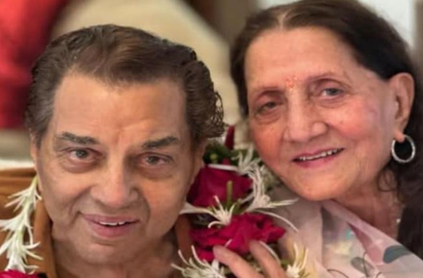 बॉबी देओल का खुलासा, पहली पत्नी प्रकाश कौर के साथ रहते हैं धर्मेंद्र, हेमा मालिनी रहती हैं अलग