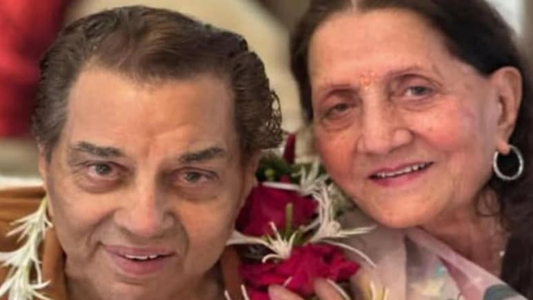 बॉबी देओल का खुलासा, पहली पत्नी प्रकाश कौर के साथ रहते हैं धर्मेंद्र, हेमा मालिनी रहती हैं अलग