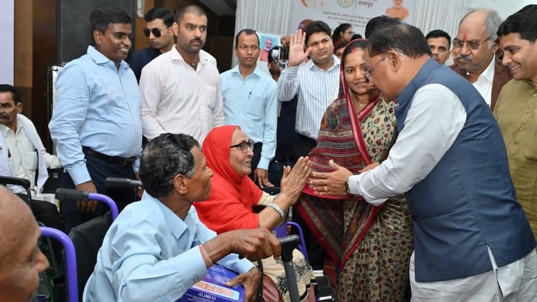 CM साय की बड़ी घोषणा, छत्तीसगढ़ के 4 बड़े शहरों में बनेंगे सियान गुड़ी, दिव्यांगजनों के लिए भी किया ये ऐलान
