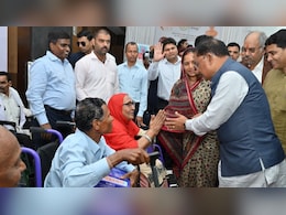 CM साय की बड़ी घोषणा, छत्तीसगढ़ के 4 बड़े शहरों में बनेंगे सियान गुड़ी, दिव्यांगजनों के लिए भी किया ये ऐलान CM साय की बड़ी घोषणा, छत्तीसगढ़ के 4 बड़े शहरों में बनेंगे सियान गुड़ी, दिव्यांगजनों के लिए भी किया ये ऐलान