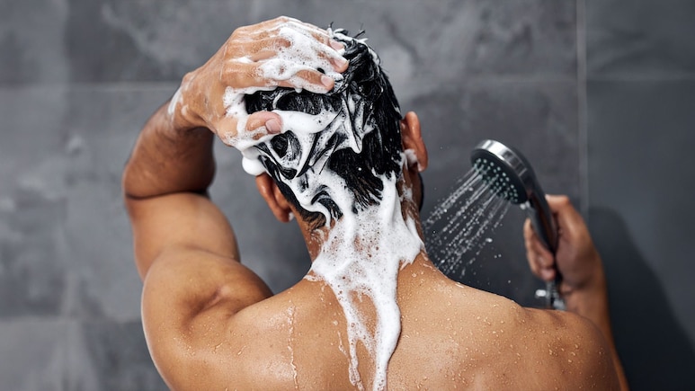एक सवाल रोज: रोज नहाना चाहिए या नहीं? डेली शावर लेने के फायदे और नुकसान, जानें सेहत पर क्या असर होगा