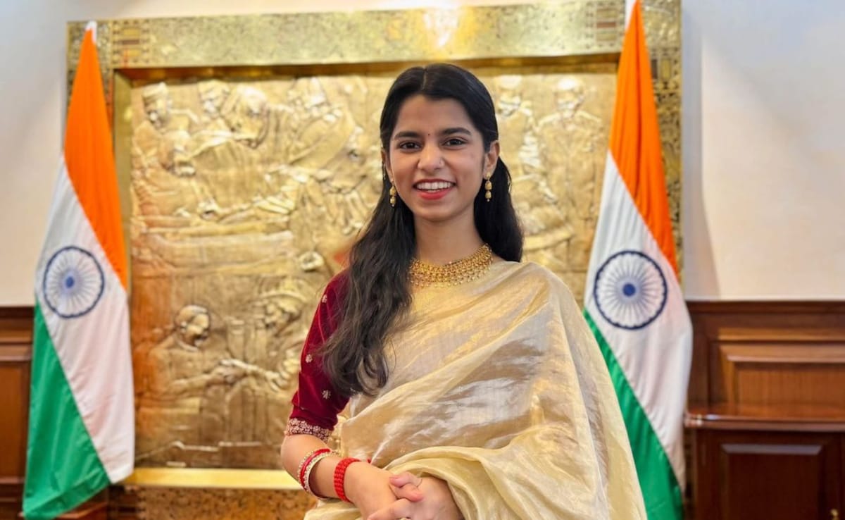 Singer Maithili Thakur Of BJP Leads In Bihar's Alinagar, Show Early Leads