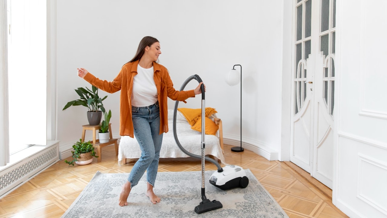 Robot Vacuum Cleaner Or Traditional Vacuum? How To Pick the Right One